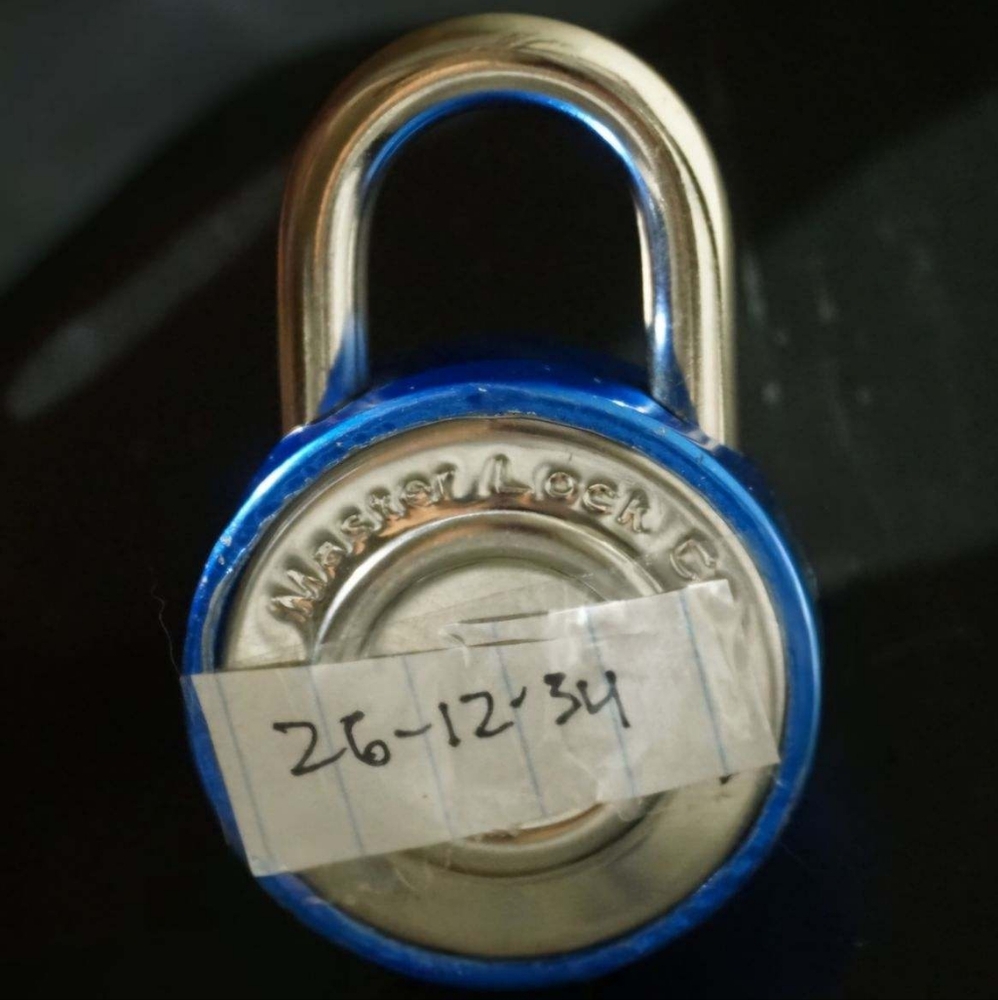 Blue Masterlock - Picture 2 of 2